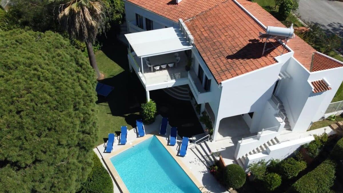 Villa Hibiscus, Great Location In Vilamoura, Lush Green Lawns And Garden クアルテイラ エクステリア 写真