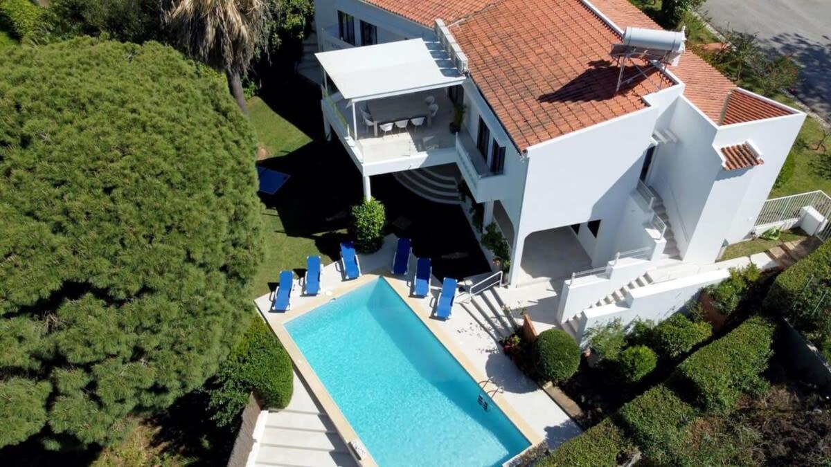 Villa Hibiscus, Great Location In Vilamoura, Lush Green Lawns And Garden クアルテイラ エクステリア 写真