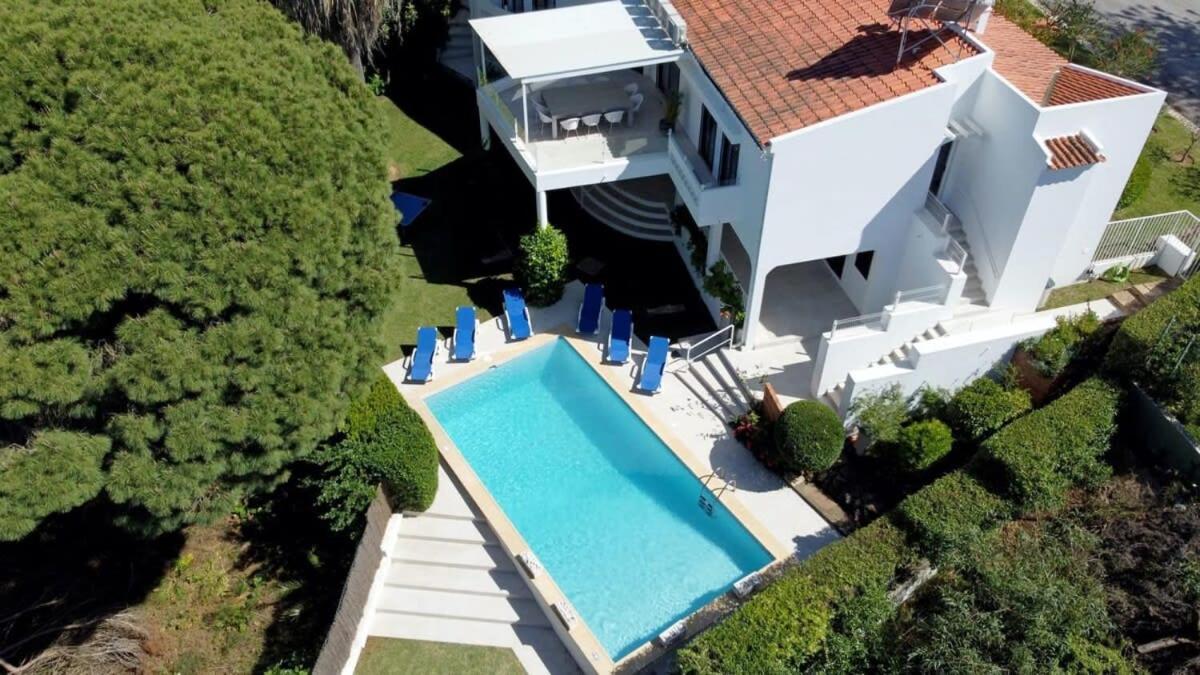 Villa Hibiscus, Great Location In Vilamoura, Lush Green Lawns And Garden クアルテイラ エクステリア 写真